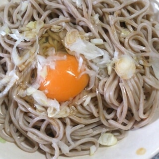 卵とネギのぶっかけ蕎麦